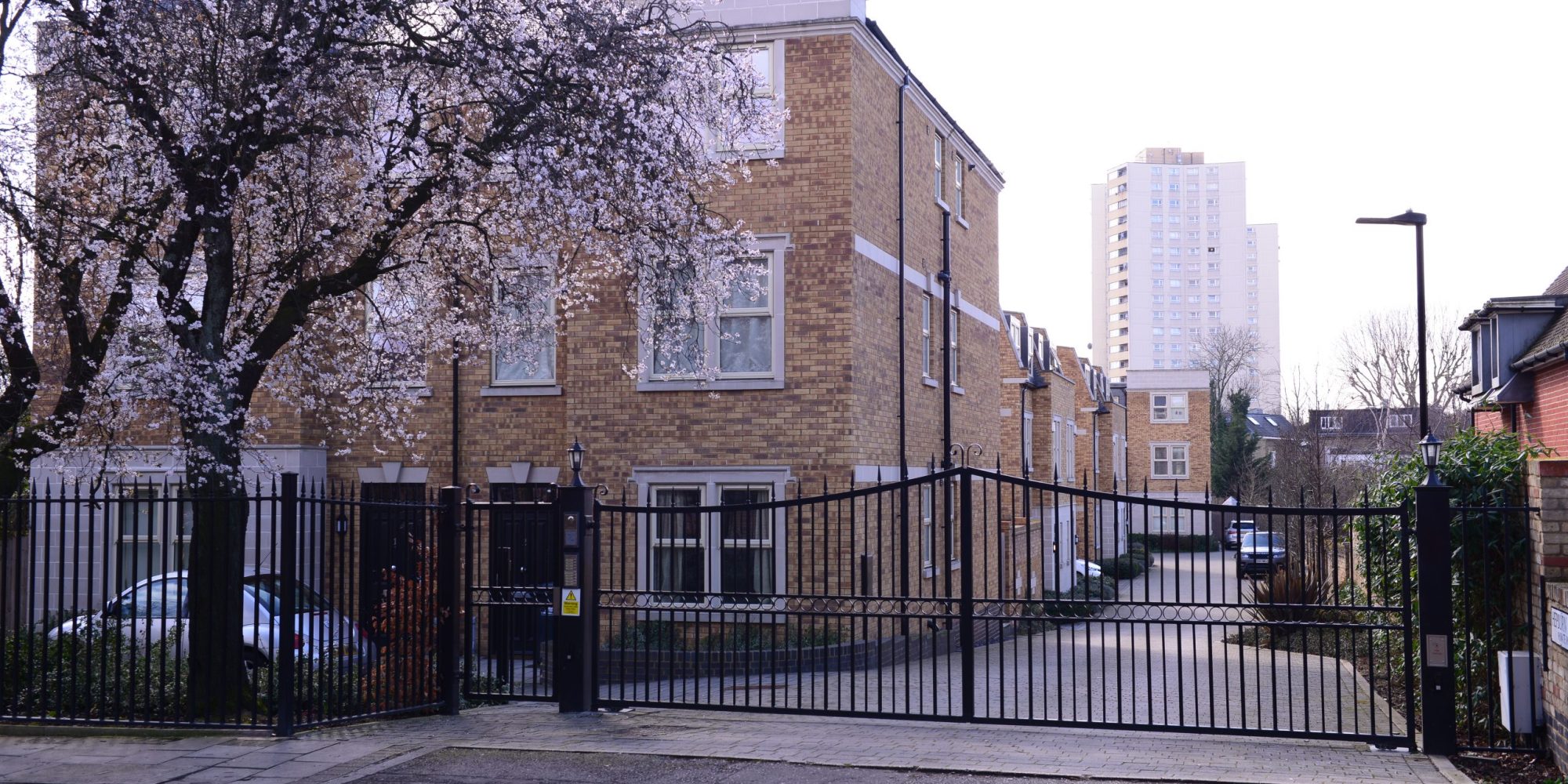 2 Creswick Road Acton London W3 9HD
